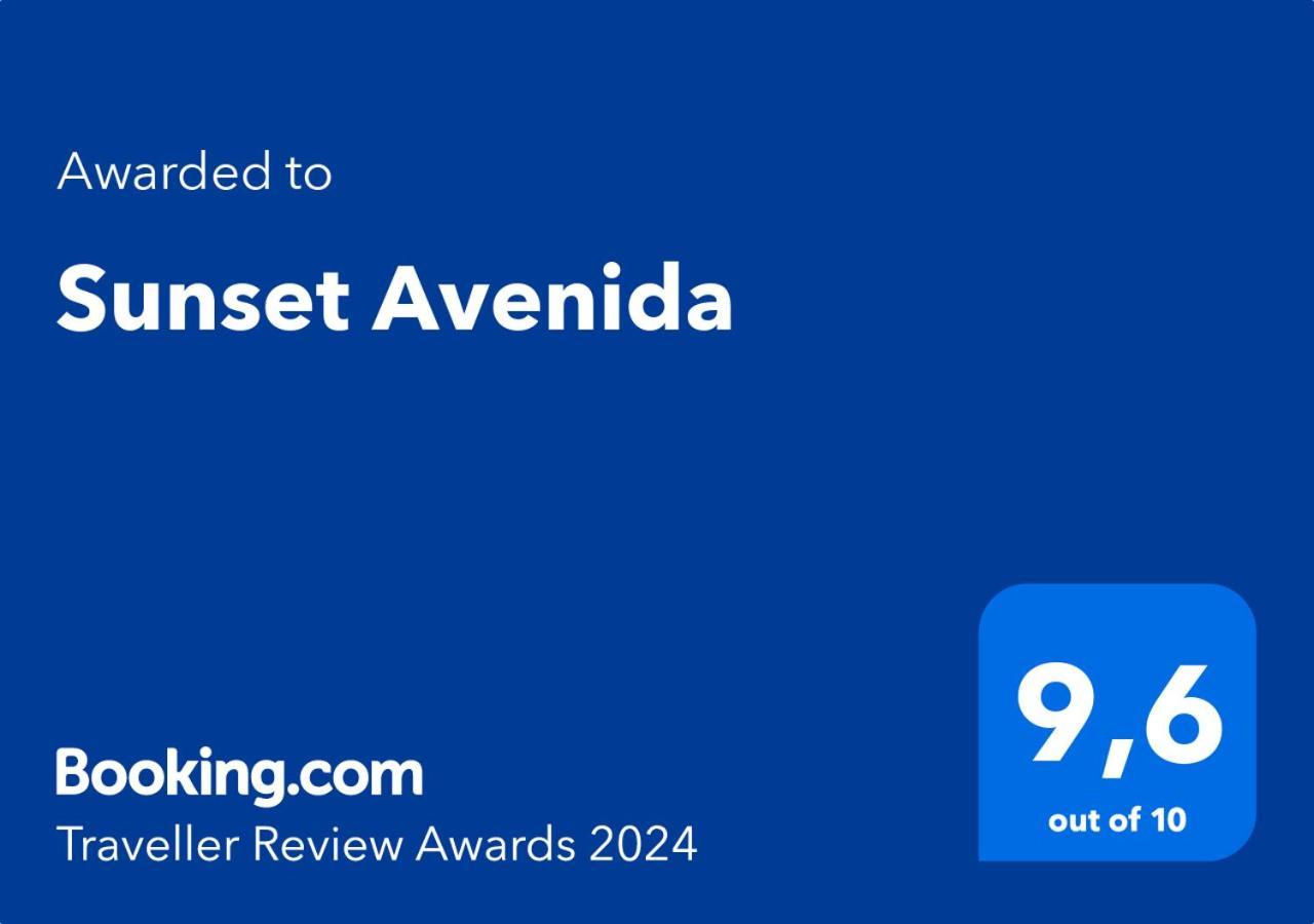 Sunset Avenida